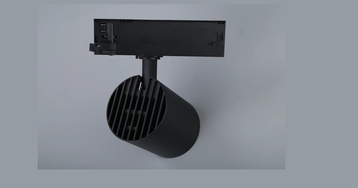 LED track lighting system for retail display - KELVANO commercial lighting